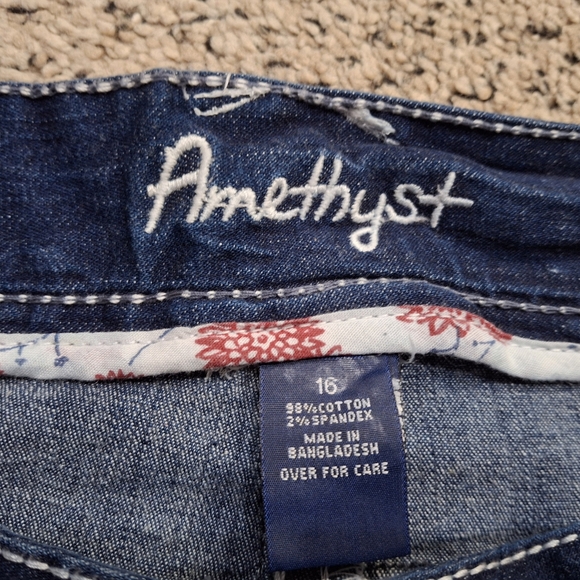 Amethyst Jean shorts size 16 - Picture 4 of 12